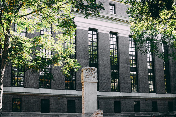 新西兰霍维克中学与南京中学对比