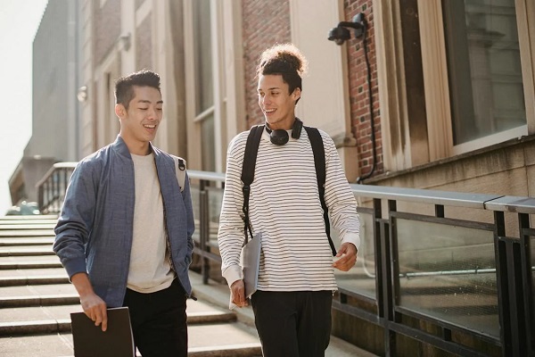 澳洲本科留学之路：如何顺利开启海外求学之旅.jpg