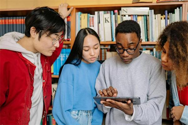 保送哈佛大学的高中有哪些？