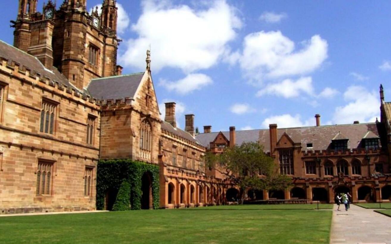 堪培拉大学qs世界排名第几?