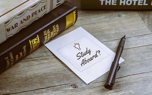 匈牙利塞梅尔维斯大学世界排名
