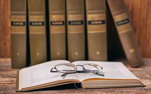 英国大学宣布新规定,AI可以用了!